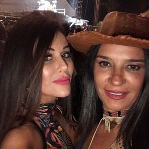 Meet your Posher, Edita